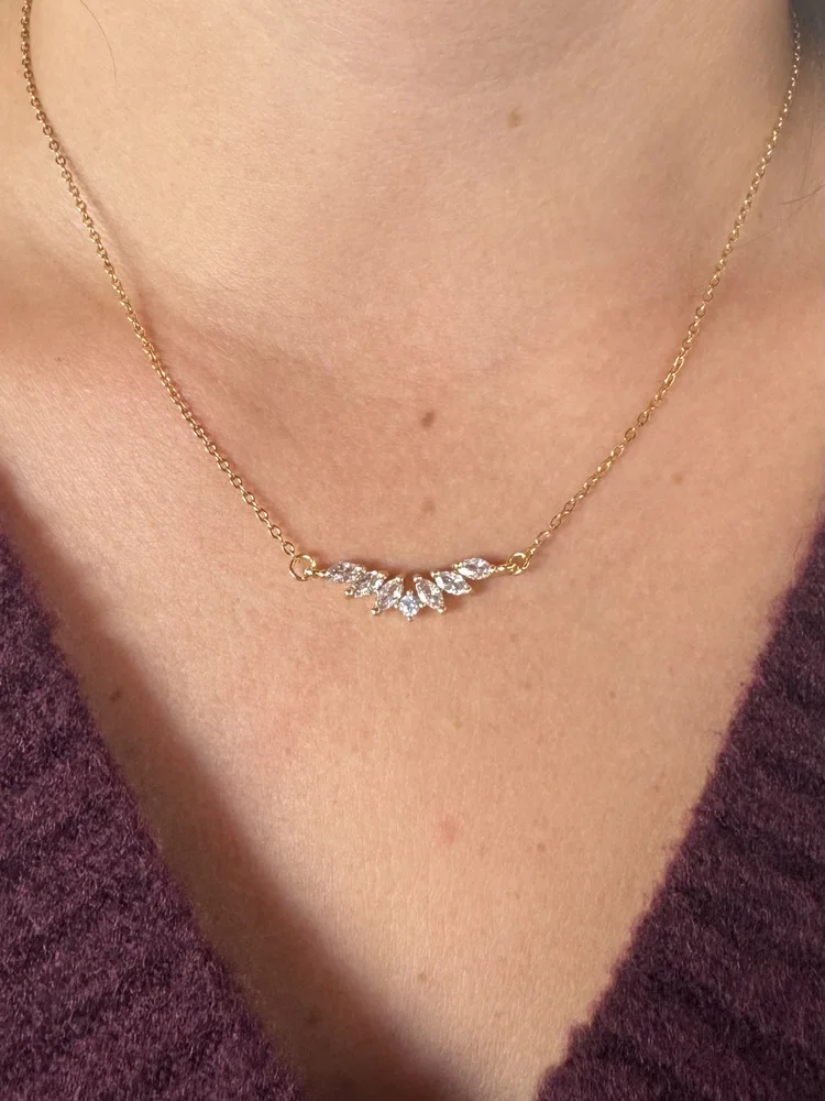 Ατσάλινο Χρυσό Κολιέ με Μενταγιόν "Κορόνα" από Κρυστάλλους