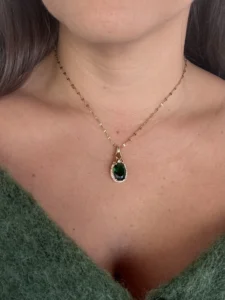 Ατσάλινο Χρυσό Κολιέ με Πράσινο Οβάλ Μικρά Κρύσταλλα