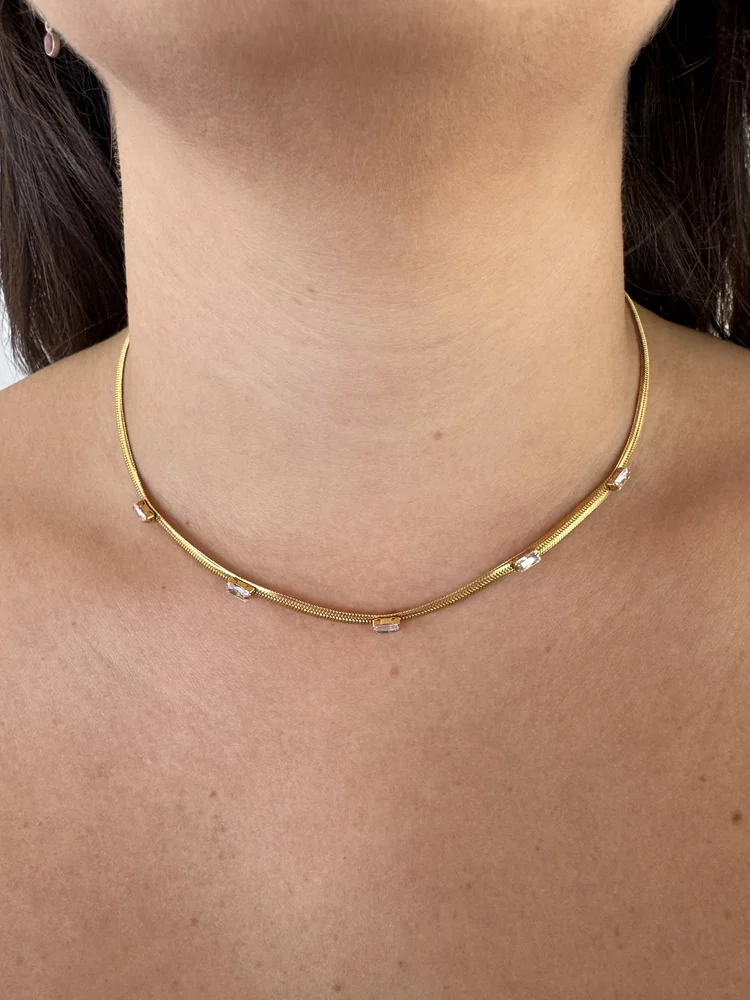 Ατσάλινο Χρυσό Κολιέ choker με Αλυσίδα Φιδιού και Ενσωματωμένους Κρυστάλλους