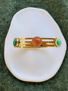 Χρυσή Ατσάλινη Χειροπέδα 'boho chic' με Ημιπολύτιμους Λίθους