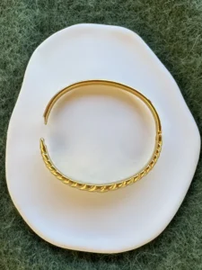 Χρυσή Ατσάλινη Χειροπέδα Χρυσή Στριφτή (twisted)