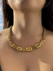 Κολιέ Ατσάλινο με Χρυσές Αλυσίδες και Μεταλλικές Λεπτομέρειες