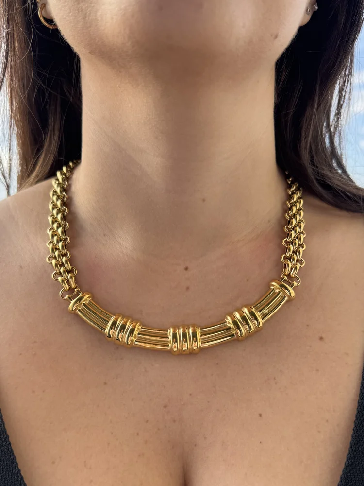 Κολιέ Ατσάλινο με Χρυσές Αλυσίδες και Μεταλλικές Λεπτομέρειες