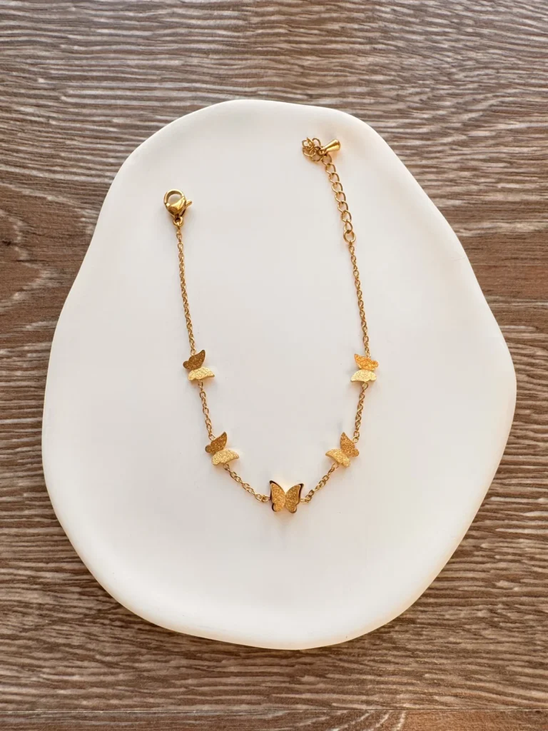 Χρυσό Βραχιόλι με Ματ Πεταλούδες