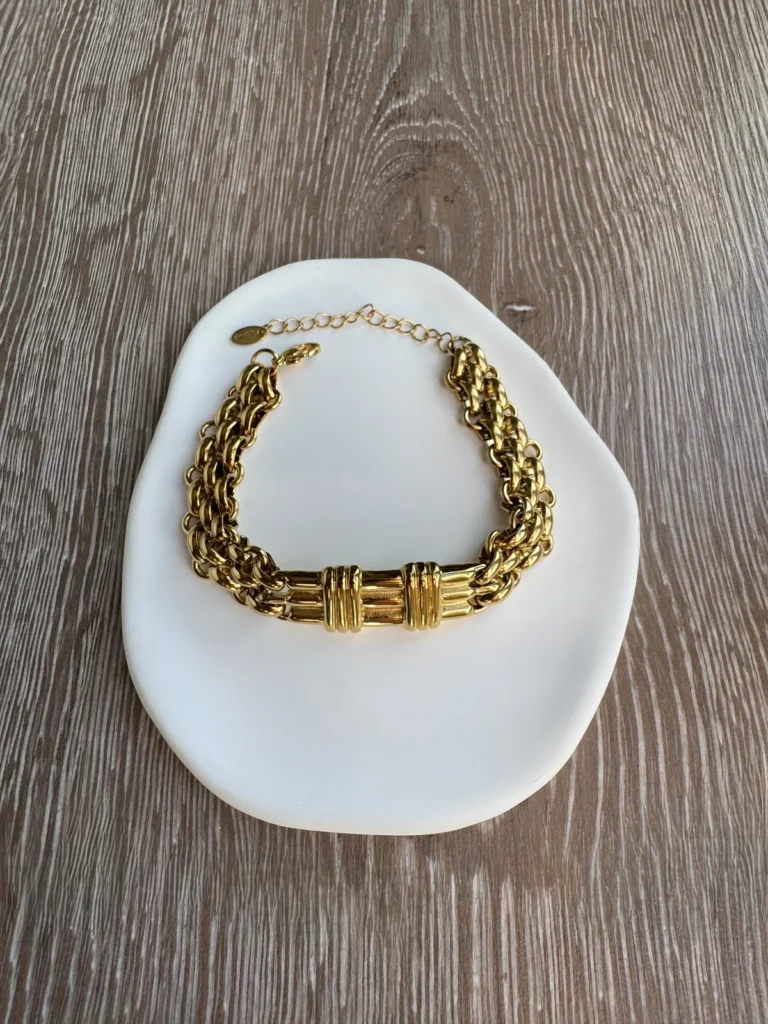 Βραχιόλι Ατσάλινο με Χρυσές Αλυσίδες και Μεταλλικές Λεπτομέρειες