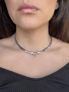 Ασημί choker Καρδιά