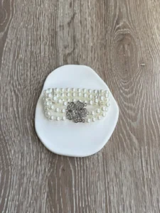 Βραχιόλι Τριπλής Σειράς με Πέρλες και Λουλούδι με Ζιργκόν