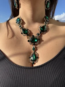 Εντυπωσιακό Κολιέ y shape με Πράσινα Κρύσταλλα