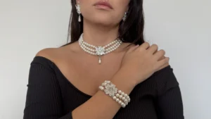 Βραχιόλι Τριπλής Σειράς με Πέρλες και Λουλούδι με Ζιργκόν