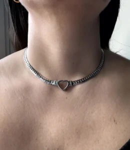 Ασημί choker Καρδιά