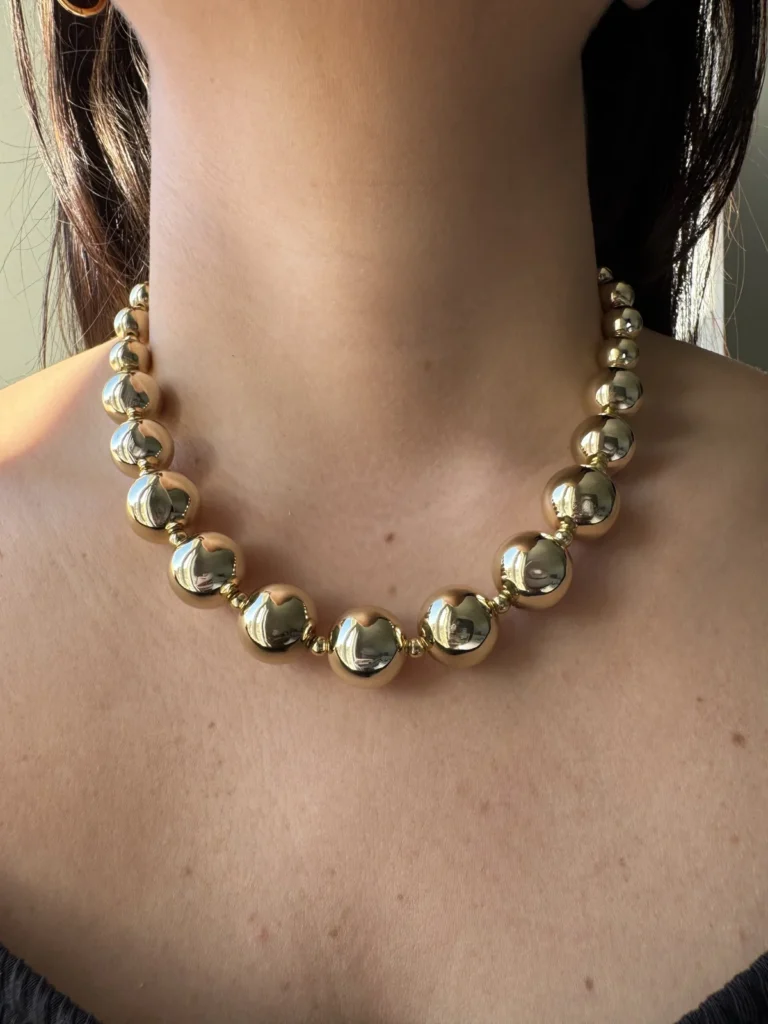 Ατσάλινο Κολιέ με Χρυσές Μεταλλικές Σφαίρες