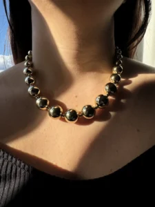 Ατσάλινο Κολιέ με Χρυσές Μεταλλικές Σφαίρες