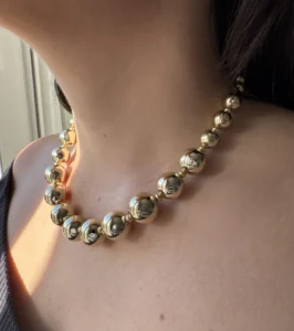 Ατσάλινο Κολιέ με Χρυσές Μεταλλικές Σφαίρες