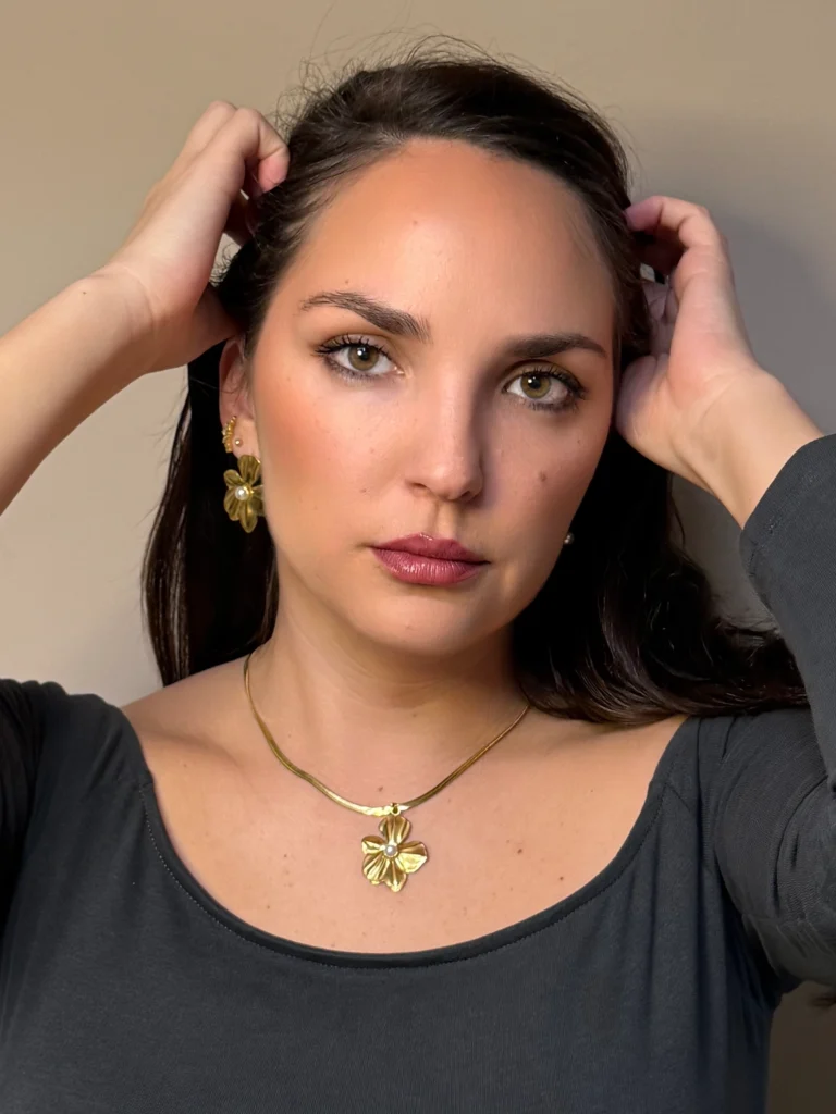 Χρυσά Καρφωτα Ατσάλινα Σκουλαρίκια Λουλούδι με Πέρλα