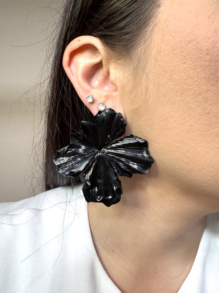 Καρφωτά Μαύρα Σκουλαρίκια Λουλούδι