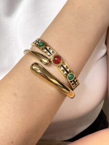 Χρυσή minimal Χειροπέδα με Καμπύλες