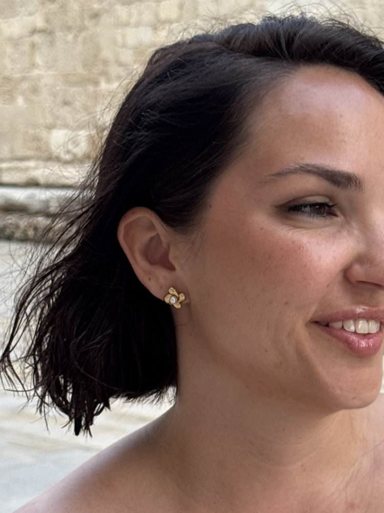 Χρυσά Σκουλαρίκια Λουλούδι με Μαργαριτάρι